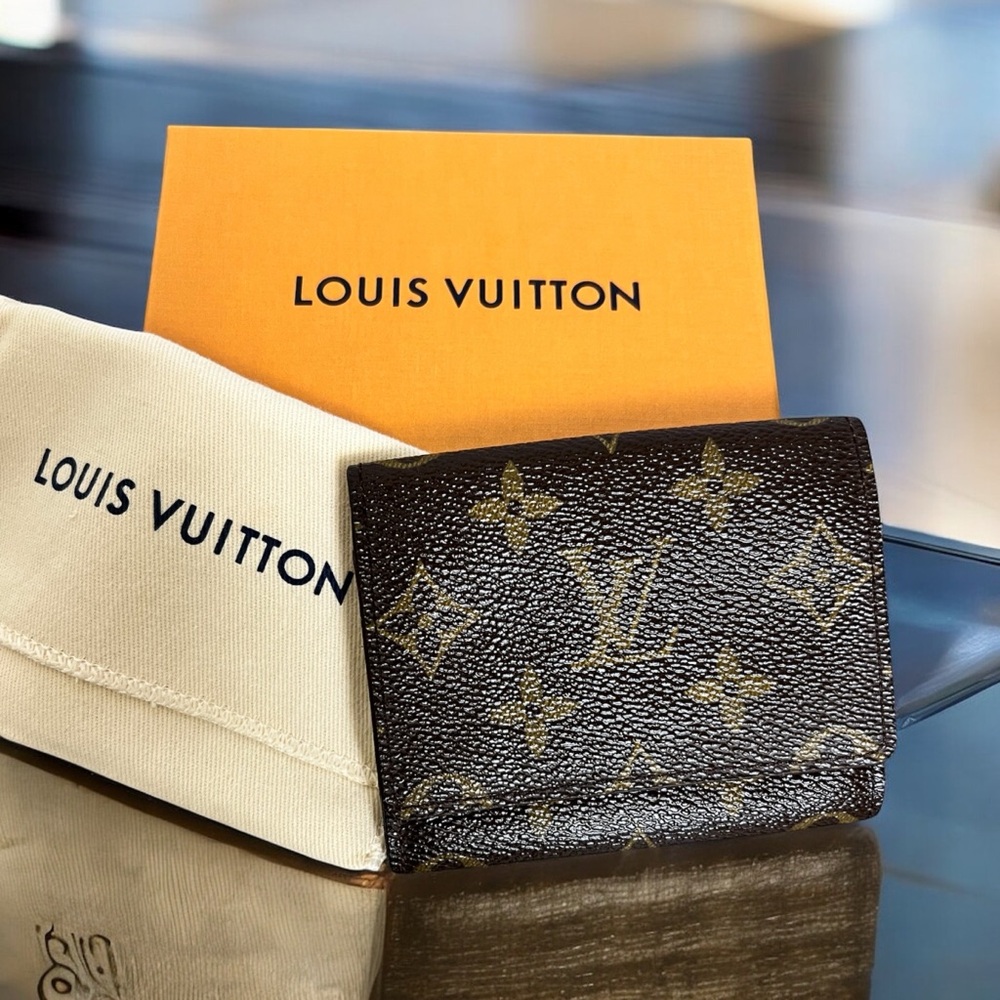 Louis Vuitton Monogram Card Holder With Box & Dust Bag (A172)
